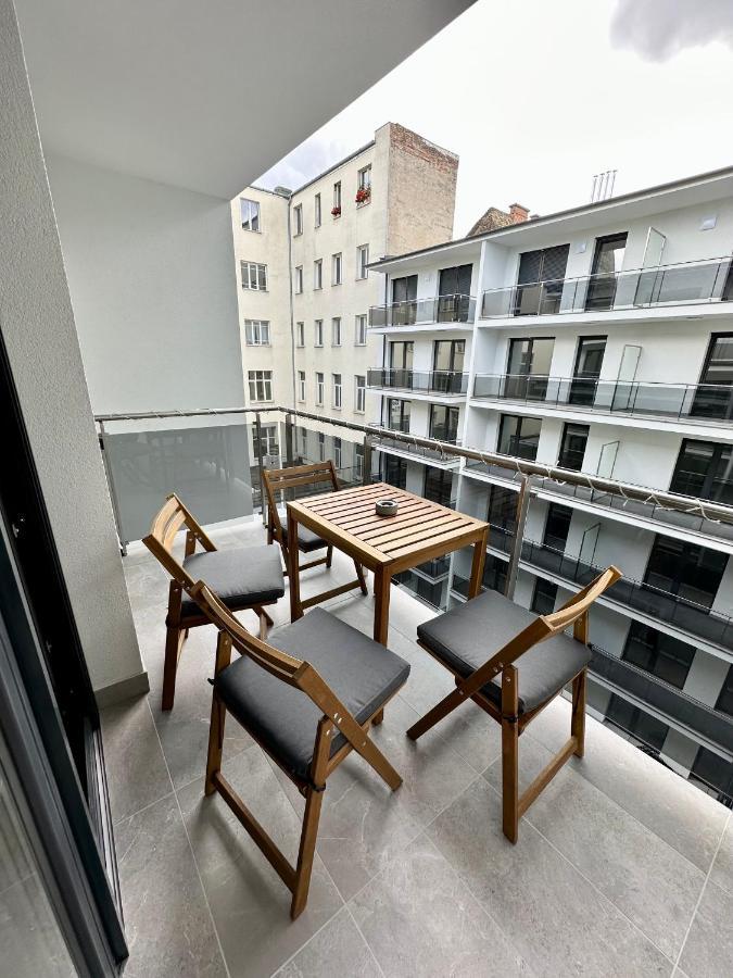 Cityscape Apartment ~ Ac/Indoor Parking/Balcony Budapest Extérieur photo